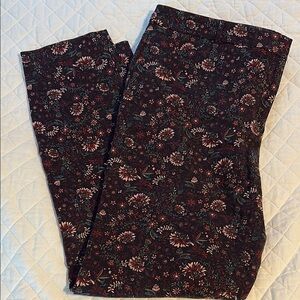 Reitmans Red and Green pants like new size 16